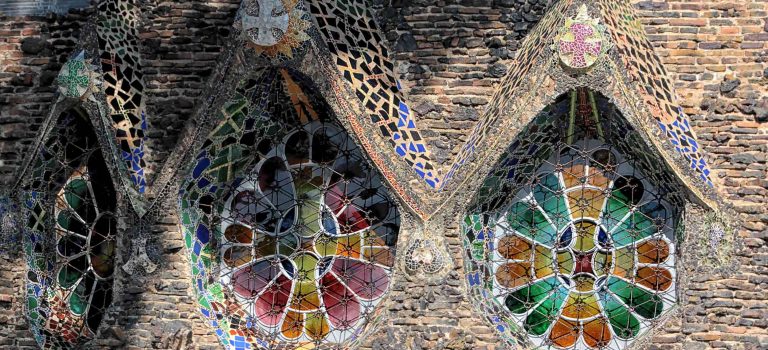 Crypta von Gaudí, die unvollendete Kirche
