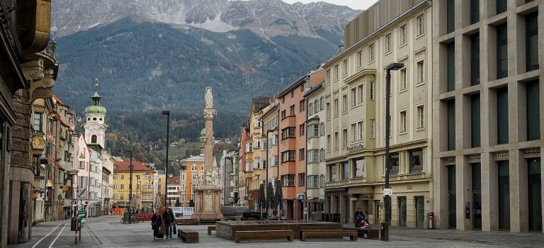 Innsbruck – zwischen Bergen und Geschichte Innsbruck – zwischen Bergen und Geschichte