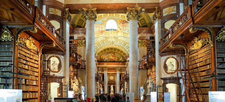 Die Österreichische Nationalbibliothek – Ein Raum voller Staunen Die Österreichische Nationalbibliothek – Ein Raum voller Staunen