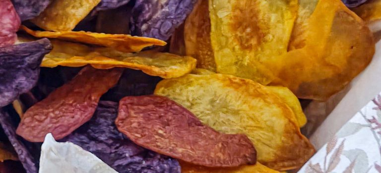Knusprige Kartoffelchips aus dem Backofen Knusprige Kartoffelchips aus dem Backofen